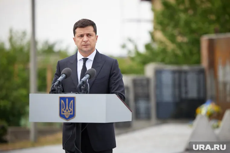Владимир Зеленский ввел ограничения против Клавы Коки, Юлии Михалковой и Сергея Бобунца