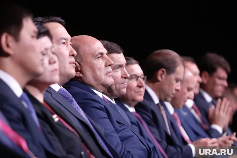 Выставку «ИННОПРОМ 2023» посетили статусные российские чиновники