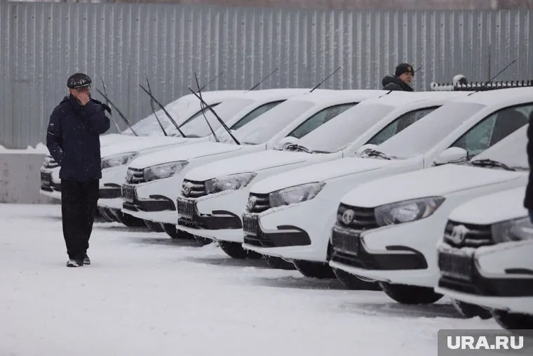 Автоэксперт назвал покупку машины сейчас «невыгодной инвестицией»