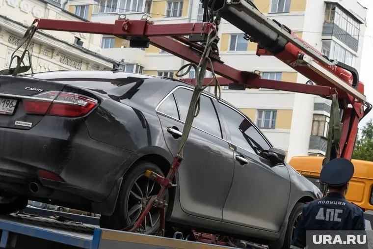 Машины с номерами РФ на территории Эстонии должны быть конфискованы, заявил Лаури Ляэнеметс