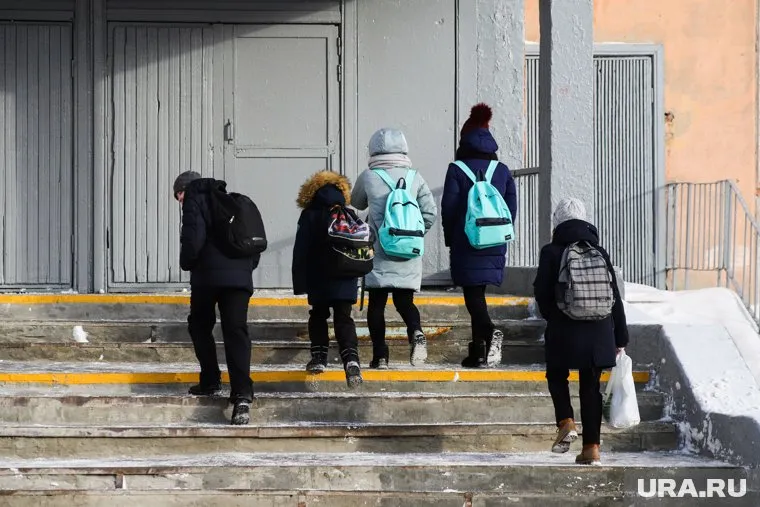 Учителей Звериноголовской школы попросили составить график вакцинации учеников