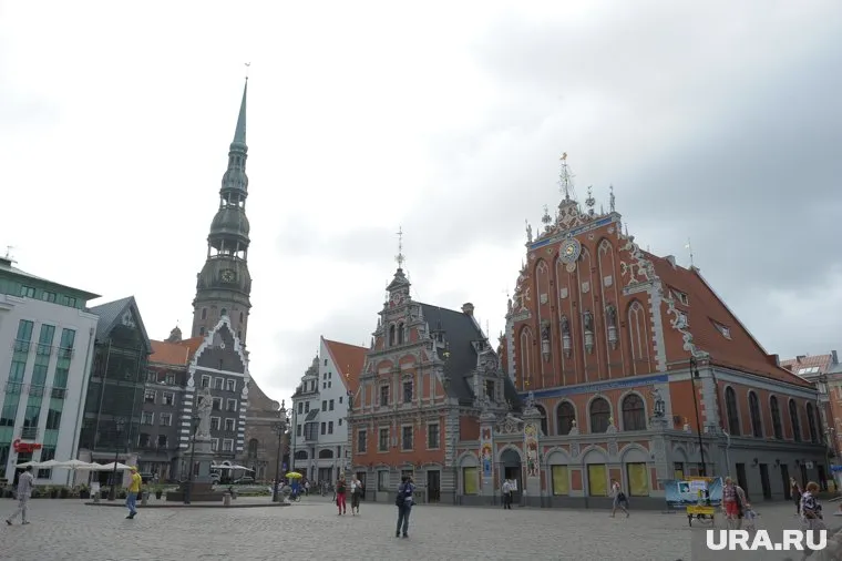 Шесть тысяч россиян вышлют из Латвии