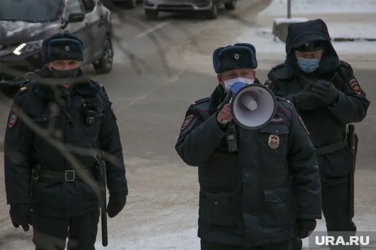 Пермские сотрудники МВД задерживали участников акции