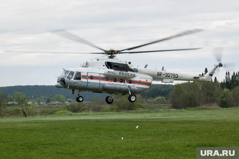 Три вертолета МЧС направили в Сосьву для тушения пожара