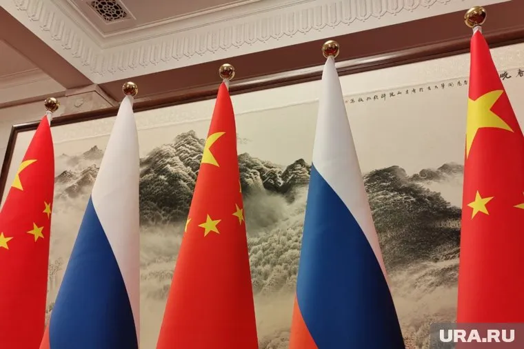 Союз Китая и России помешает планам Запада, пишет Sabah