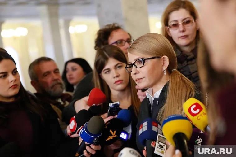 Ранее Тимошенко рассматривала вариант вести дебаты между Порошенко и Зеленским