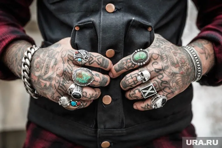 Почти все тату Олега Медведева связаны с преступным миром