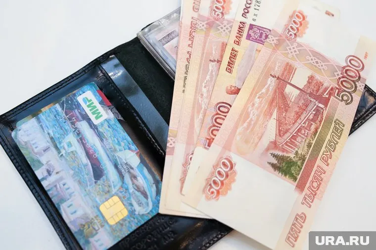 Зарплаты пермяков повышались из-за дефицита кадров