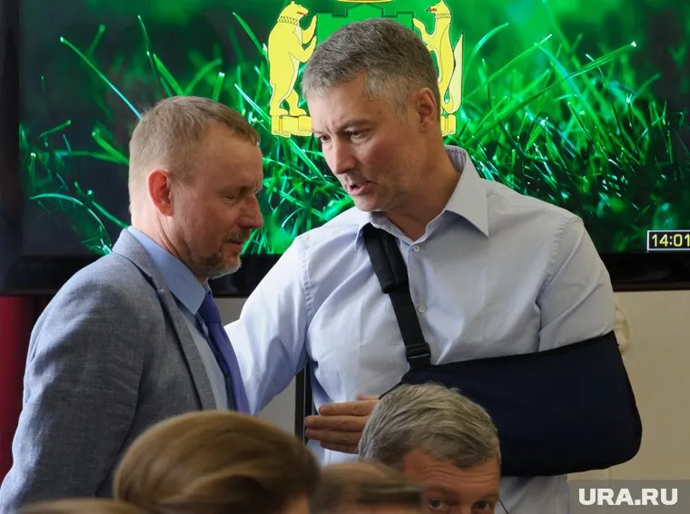 Евгений Ройзман (справа) готов убедить в своей победе даже идеологов администрации города