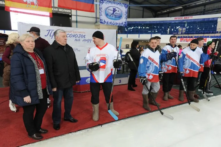 Турнир по хоккею в валенках среди профсоюзов Челябинской области. Челябинск