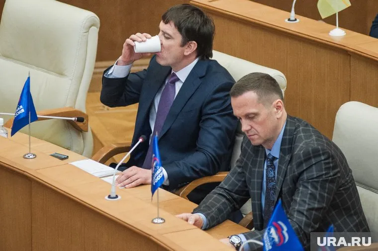 Владимир Ильиных (справа) покинул свердловский парламент ради поста мэра Оренбурга