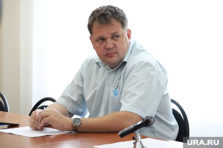 О нехватке учителей сообщил представитель департамента Евгений Сорогин