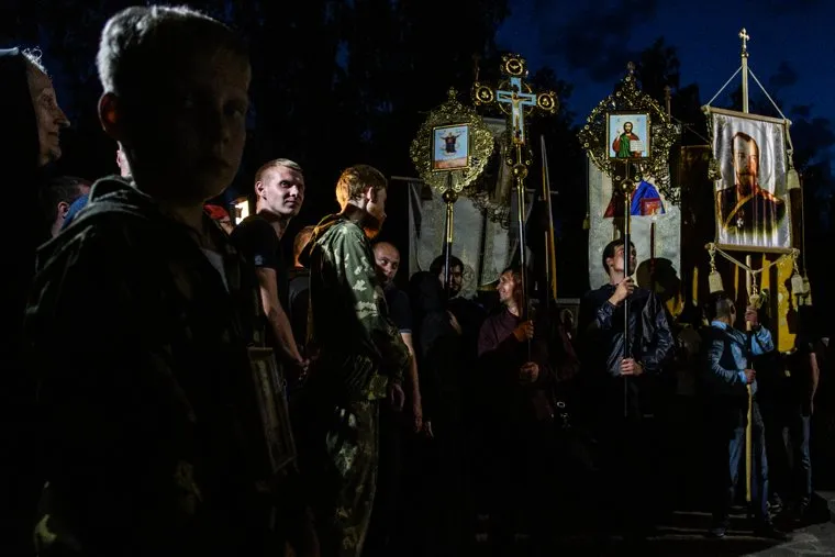 Крестный ход в Среднеуральском женском монастыре. Екатеринбург