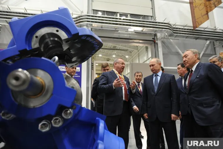 Владимира Путина ждут в Челябинске на открытие совместного предприятия с «Транснефтью» Николая Токарева (слева)