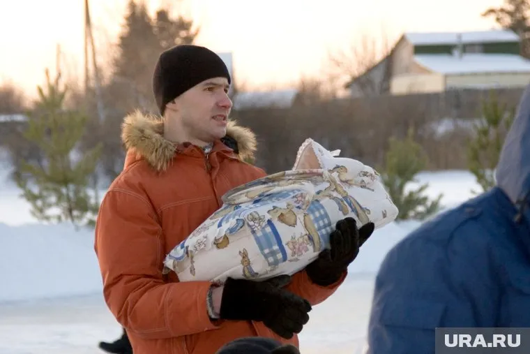 На пособие может рассчитывать и мать, и отец малыша