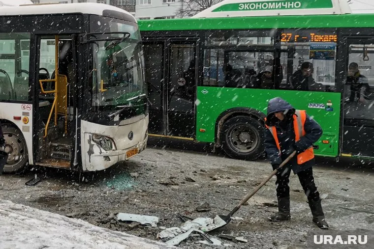 ДТП произошло утром 25 октября на мосту в Ленинском районе