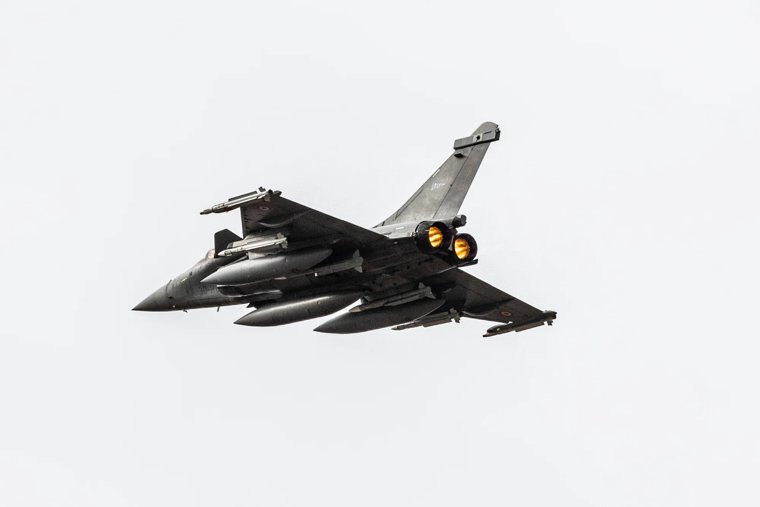 Киев вымолил у Франции истребители за 250 млн долларов: чем примечателен Rafale, характеристики и возможности