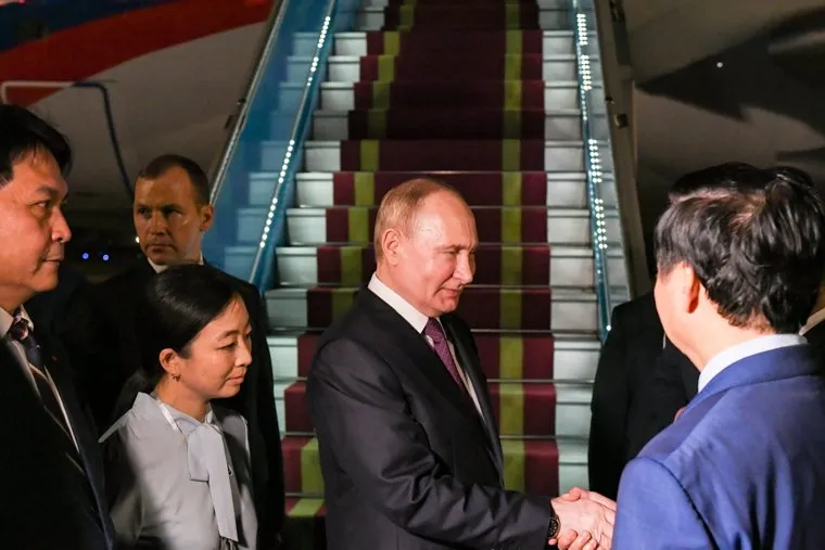 Путин приехал в Ханой с государственным визитом