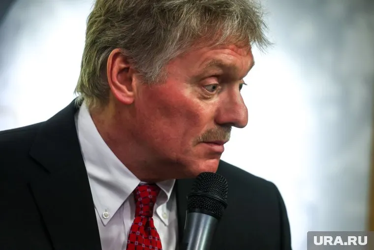 Украина вбрасывает привычные обвинения, заявил Дмитрий Песков