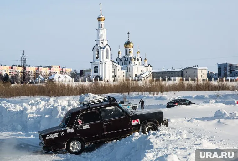Шум от машин мешает жителям спать (архивное фото)