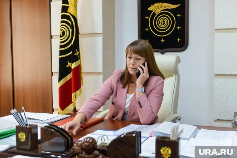 Наталья Лощинина подала заявление об увольнении