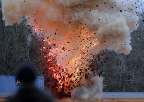 В Копейске десять человек погибли после взрыва на заводе, введен режим ЧС