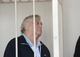 Экс-гендиректора ЧЭМК Ходоровского вместе с сутенершей оставили в СИЗО