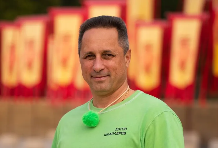 Шкаплеров снимался в фильме «Вызов» вместе с актрисой Юлией Пересильд