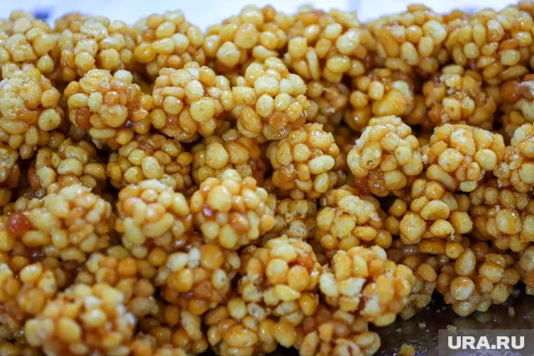 Гигантское медовое угощение презентовали в поселке Метлино