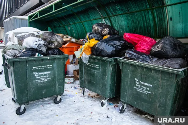 Из-за морозов в ЯНАО сократили количество техники для вывоза ТКО
