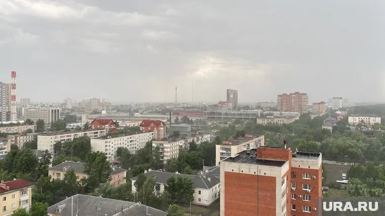 После жары в Челябинск пришли ливень и гроза