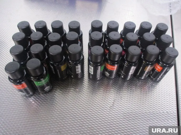 Таможенники изъяли 38 кг парфюма из Дубая