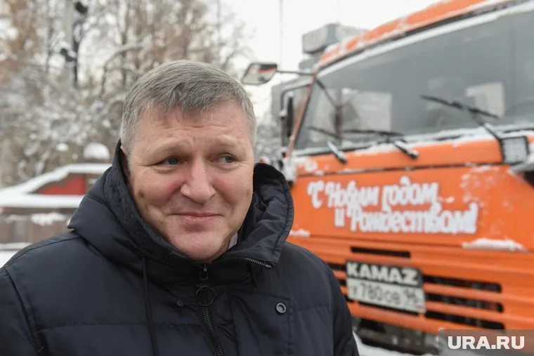 Бубнов отметил, что техника работает, хотя горожане и жалуются, что не видят ее на улицах