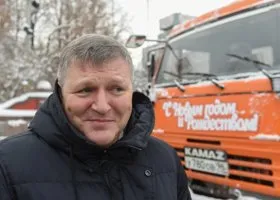 Вице-мэр Екатеринбурга предложил горожанам использовать сноуборд в снегопады