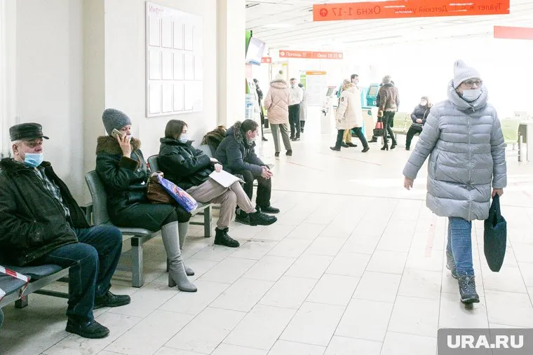 Вирусолог уверен, что третья волна будет слабее предыдущих