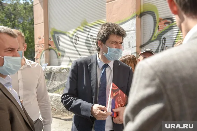 На большинство вопросов читателей URA.RU мэр ответил в ближайшее время