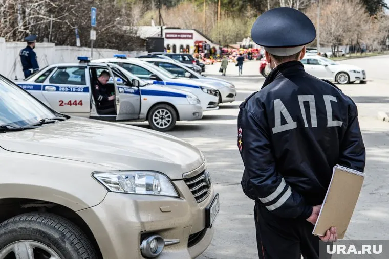 Полицейский оформлял подложные документы для получения страховки