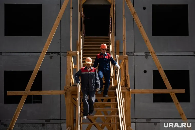 Строительные работы нужно закончить до наступления холодов, сообщили в мэрии Лабытнанги