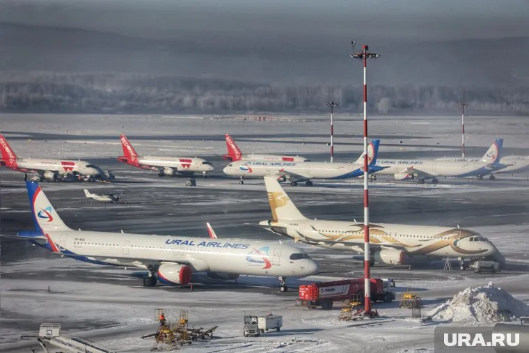 Полеты временно ограничены в 11 аэропортов на юге России