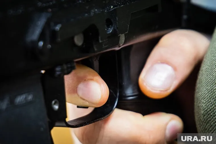 Мужчина расправился с собакой на улице Профсоюзной