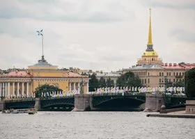 В Санкт-Петербурге Нева вышла из берегов