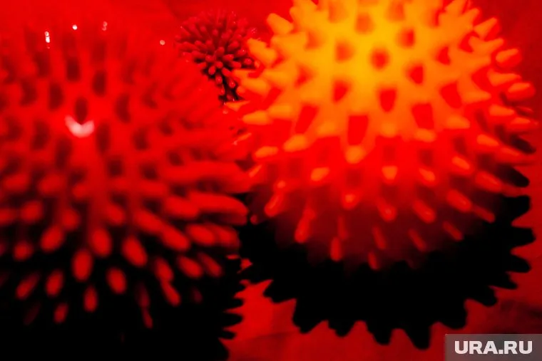 Чтобы защититься от двойного проникновения любых мутаций COVID-19, нужно сделать прививку