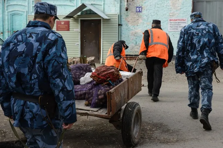 Поездка Евгении Чудновец и Андрея Мясникова в Катайск и Шадринск, зона, конвой, колония, тюрьма, гуфсин, отработка, зэк, сизо2 шадринск, следственный изолятор шадринск, принудительные работы, место заключения