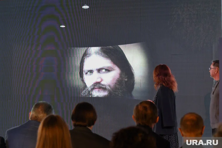 Концепция выставки будет построена на контрастах, отражающих двойственную природу личности Распутина