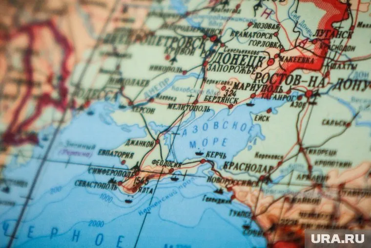 Украинский министр считает, что Россия подставила себя с картой Крыма