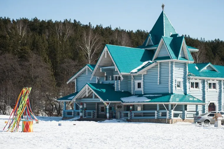 Празднование национального праздника «Навруз» в загородном культурно-развлекательном центре «Парк Сказов». Свердловская область, Арамиль