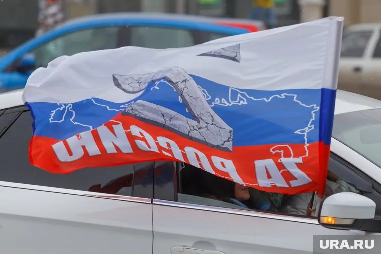 Многие жители Урала помогают фронту, чем могут