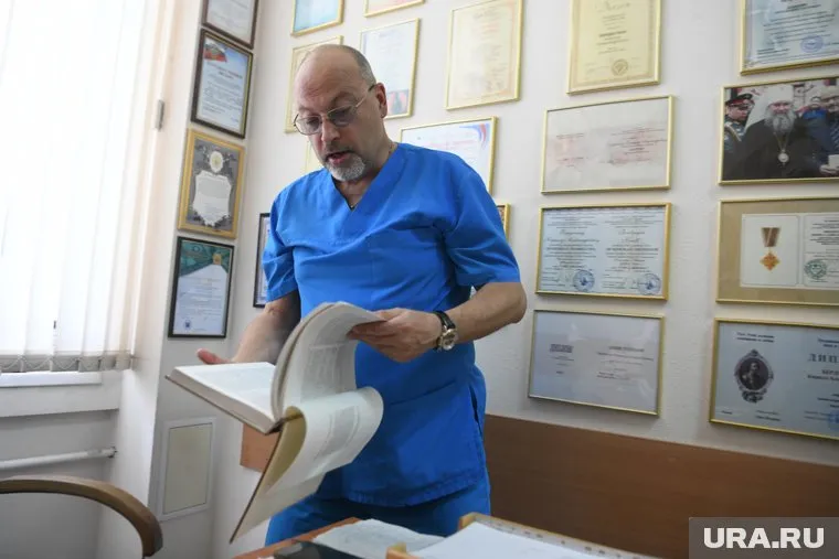 Интервью с травматологом Кириллом Бердюгиным в Институте травматологии имени Чаклина. Екатеринбург.