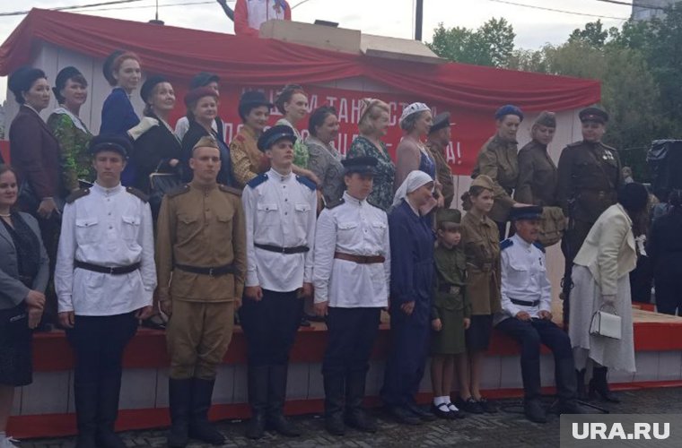 Челябинцам показали, как добровольцев-танкистов отправляли на фронт. Фото, видео