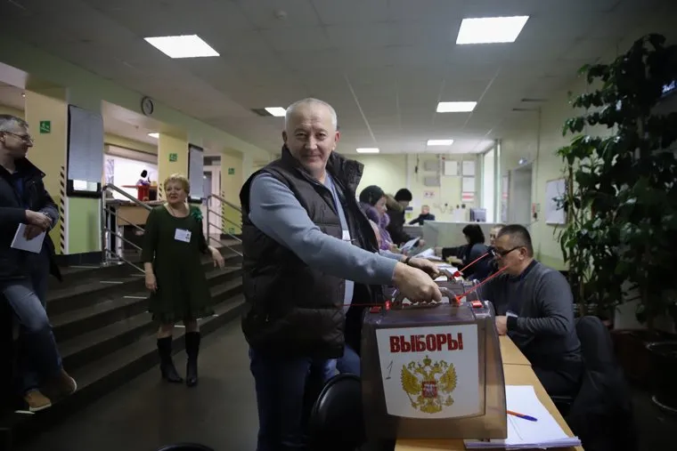 Повторные выборы губернатора Приморского края. Владивосток, урна для голосования, выборы